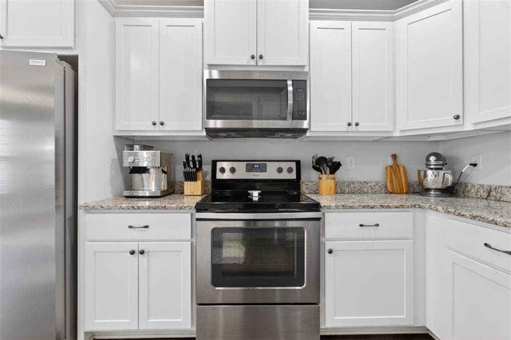 5 bedroom, 4 bathroom, 3,863 sq ft single family residence for sale at 448 Rabbit Run, Good Hope, GA 30641 — photo 6