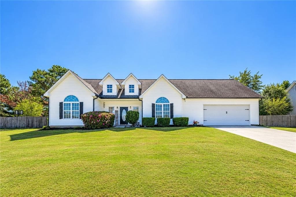 3 bedroom, 2 bathroom, 1,712 sq ft single family residence for sale at 3021 Black Fox Drive, Loganville, GA 30052