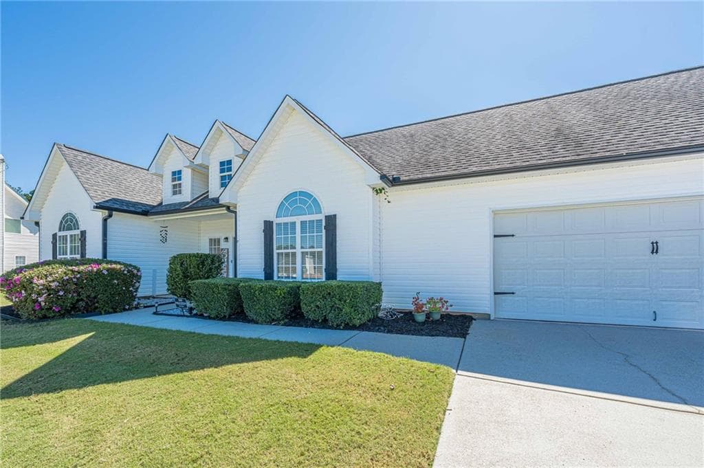 3 bedroom, 2 bathroom, 1,712 sq ft single family residence for sale at 3021 Black Fox Drive, Loganville, GA 30052 — photo 9