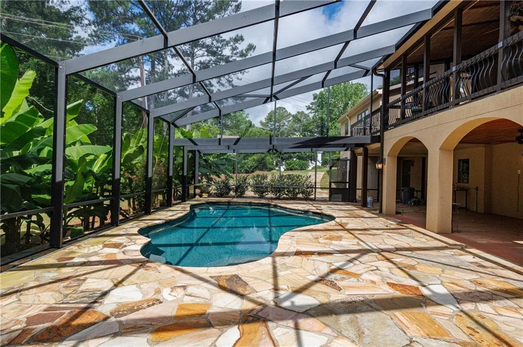 6 bedroom, 5 bathroom, 5,173 sq ft single family residence for sale at 4474 Cove Island Drive, Marietta, GA 30067 — photo 5