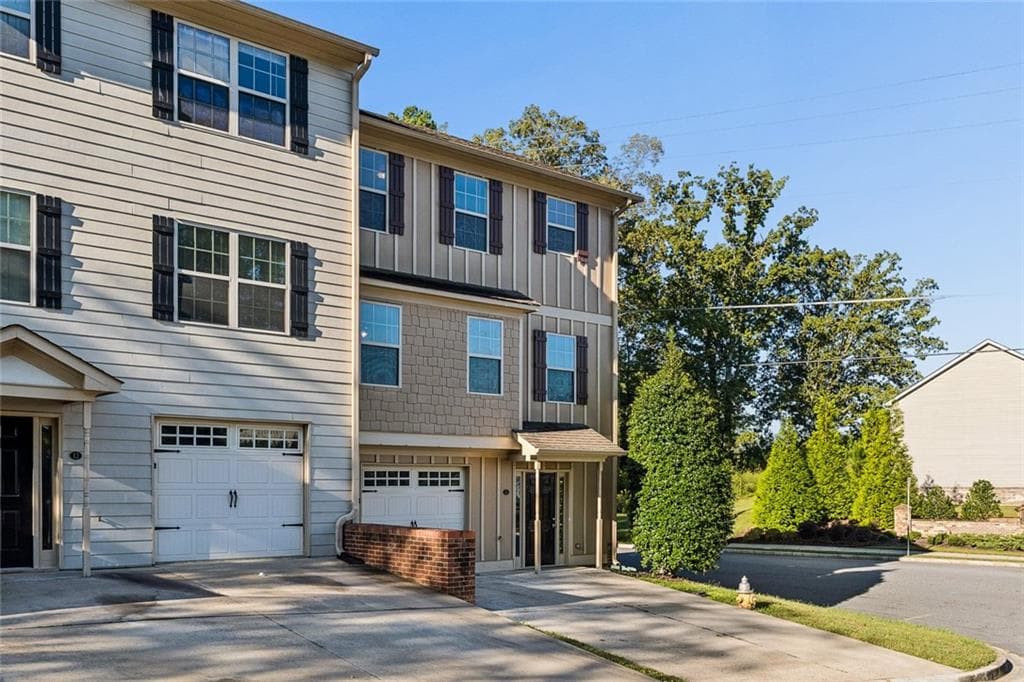 2 bedroom, 3 bathroom, 1,976 sq ft townhouse for sale at 10 Gilliam Crossing, Cartersville, GA 30120 — photo 3