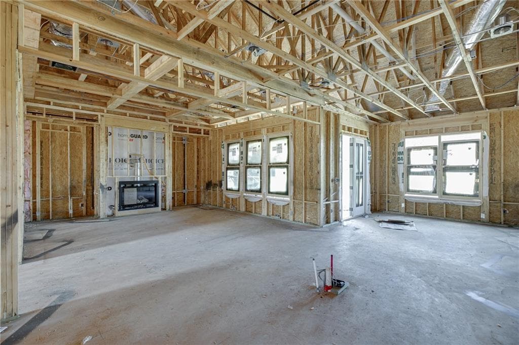 4 bedroom, 5 bathroom, 3,465 sq ft single family residence for sale at 65 Lake Vista Court, Statham, GA 30666 — photo 4