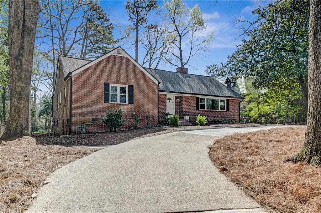 3 bedroom, 2 bathroom single family residence for sale at 2155 N Ponce De Leon Avenue, Atlanta, GA 30307 — photo 3