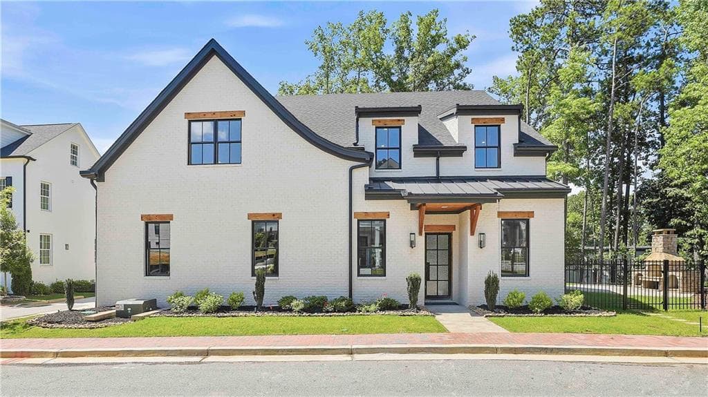 4 bedroom, 5 bathroom, 4,105 sq ft single family residence for sale at 910 Laurel Brooke Avenue, Peachtree City, GA 30269 — photo 2