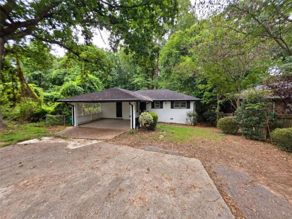 3 bedroom, 2 bathroom, 1,135 sq ft single family residence for sale at 3565 Glenwood Road, Decatur, GA 30032