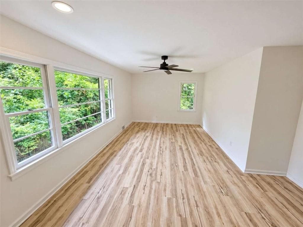 3 bedroom, 2 bathroom, 1,135 sq ft single family residence for sale at 3565 Glenwood Road, Decatur, GA 30032 — photo 2