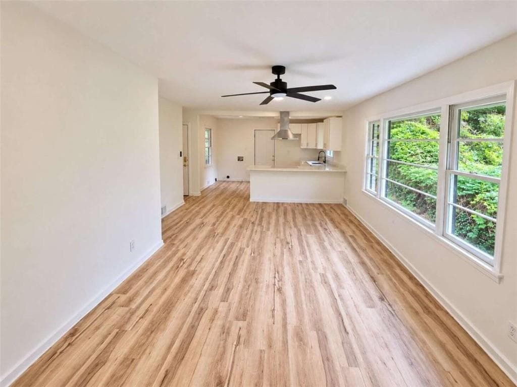 3 bedroom, 2 bathroom, 1,135 sq ft single family residence for sale at 3565 Glenwood Road, Decatur, GA 30032 — photo 3