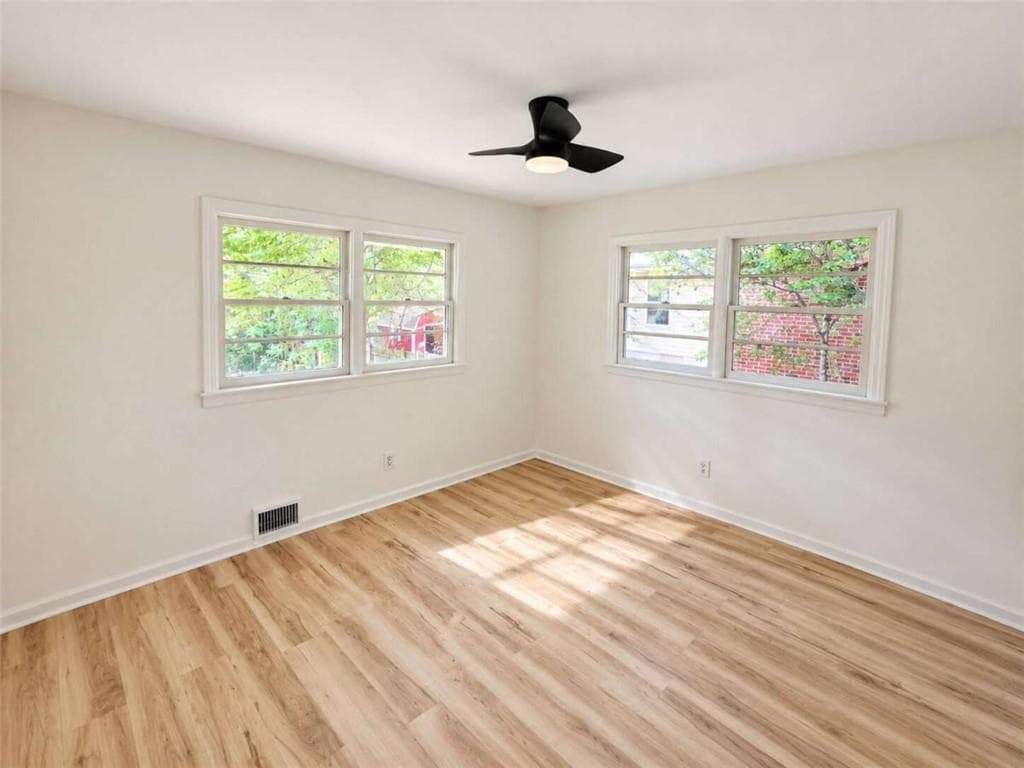 3 bedroom, 2 bathroom, 1,135 sq ft single family residence for sale at 3565 Glenwood Road, Decatur, GA 30032 — photo 8