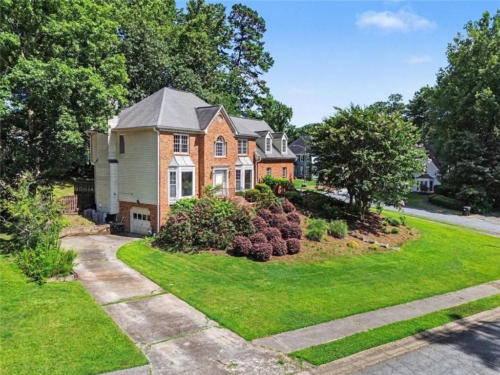 5 bedroom, 3 bathroom, 3,967 sq ft single family residence for sale at 5796 Brookstone View, Acworth, GA 30101 — photo 3