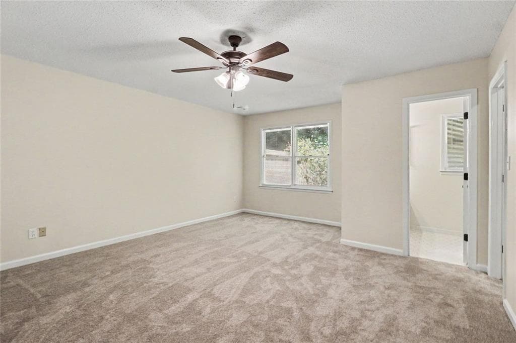 2 bedroom, 2 bathroom, 1,816 sq ft townhouse for sale at 7101 Woodridge Lane, Union City, GA 30291 — photo 9