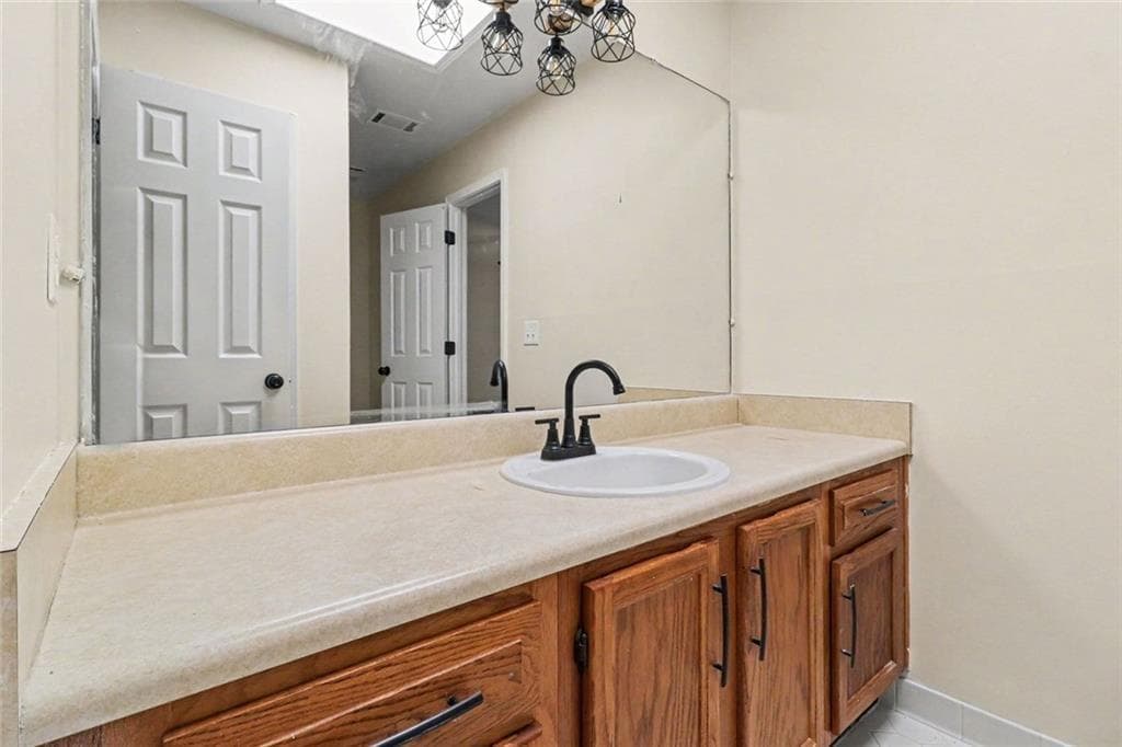 2 bedroom, 2 bathroom, 1,816 sq ft townhouse for sale at 7101 Woodridge Lane, Union City, GA 30291 — photo 10