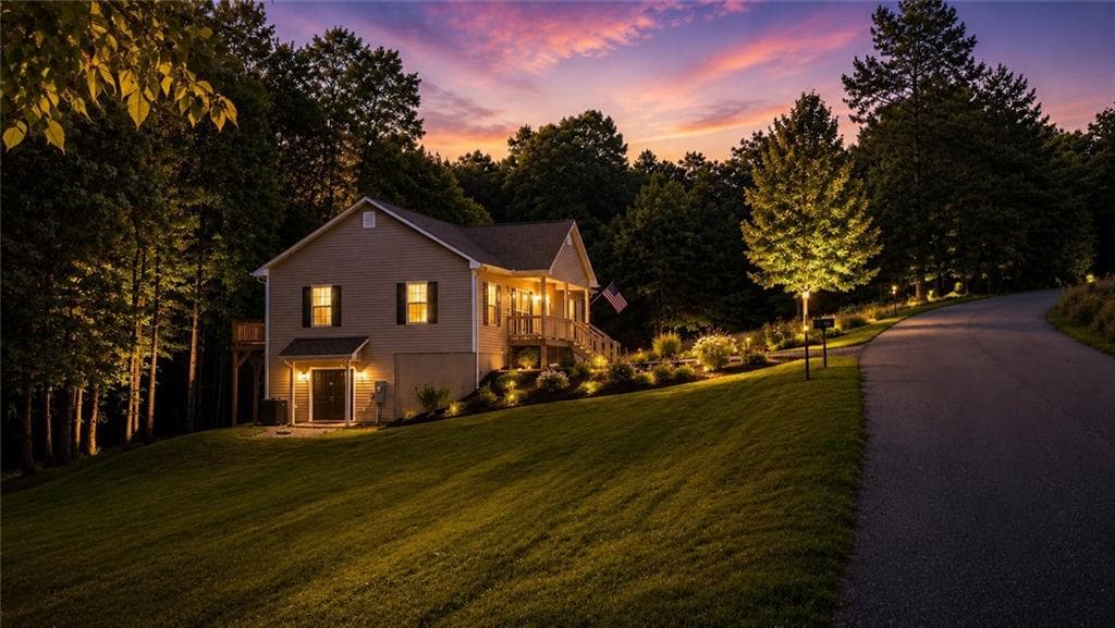 3 bedroom, 2 bathroom, 2,900 sq ft single family residence for sale at 129 sunset Trail, Blairsville, GA 30512 — photo 2