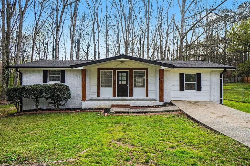 4 bedroom, 2 bathroom, 1,420 sq ft single family residence for sale at 2116 Terry Lane, Douglasville, GA 30135 — photo 2