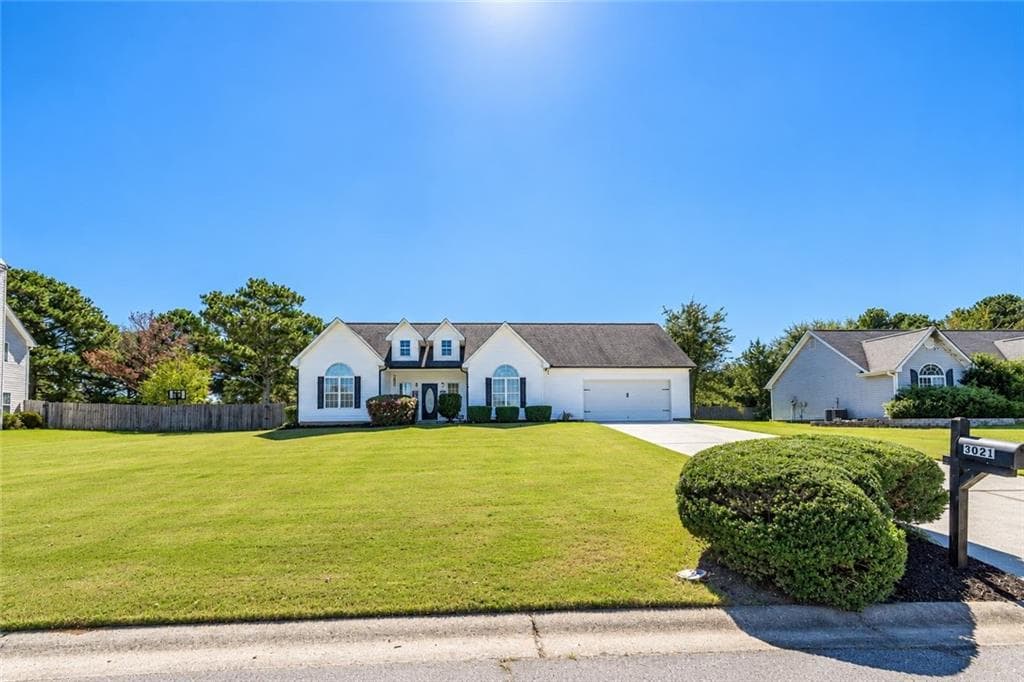 3 bedroom, 2 bathroom, 1,712 sq ft single family residence for sale at 3021 Black Fox Drive, Loganville, GA 30052 — photo 4