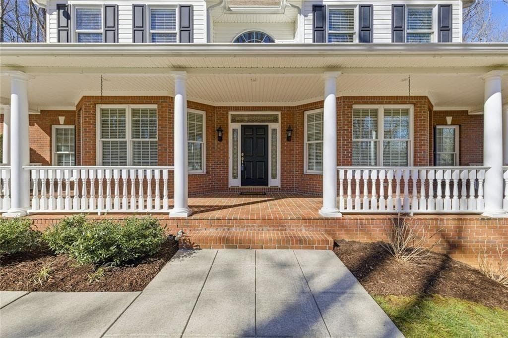 3 bedroom, 4 bathroom, 3,531 sq ft single family residence for sale at 5576 Riverwalk Court, Gainesville, GA 30506 — photo 5