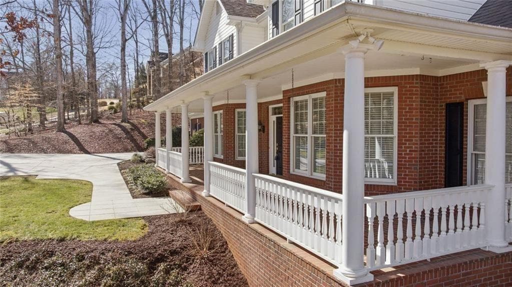 3 bedroom, 4 bathroom, 3,531 sq ft single family residence for sale at 5576 Riverwalk Court, Gainesville, GA 30506 — photo 6