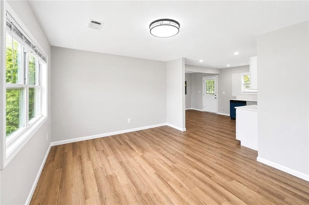 3 bedroom, 2 bathroom, 1,150 sq ft single family residence for rent at 1639 Bridgeport Drive, Atlanta, GA 30318 for $2,550 a month — photo 6