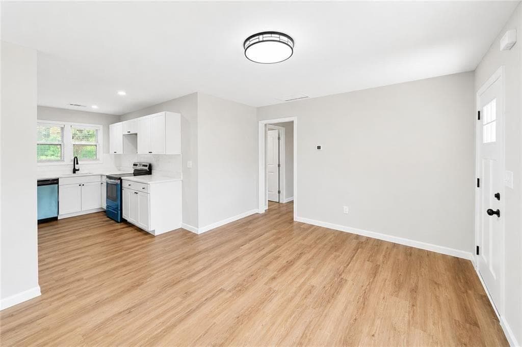 3 bedroom, 2 bathroom, 1,150 sq ft single family residence for rent at 1639 Bridgeport Drive, Atlanta, GA 30318 for $2,550 a month — photo 7