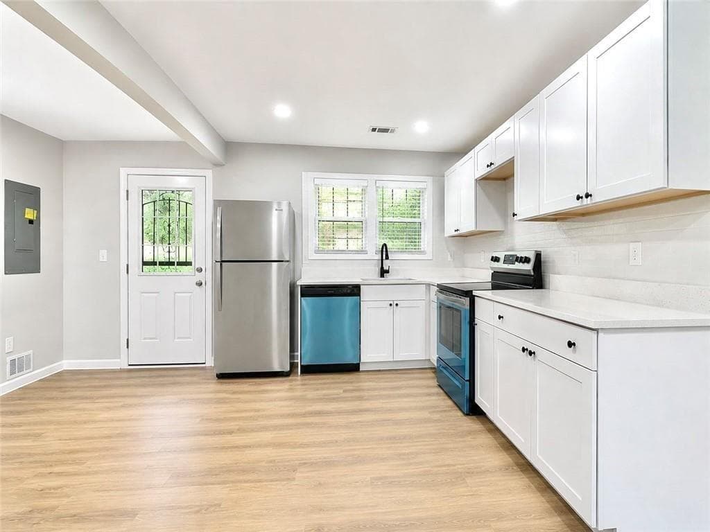 3 bedroom, 2 bathroom, 1,150 sq ft single family residence for rent at 1639 Bridgeport Drive, Atlanta, GA 30318 for $2,550 a month — photo 9