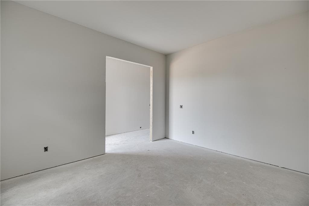4 bedroom, 4 bathroom, 3,582 sq ft single family residence for sale at 423 Lake Vista Drive, Statham, GA 30666 — photo 4