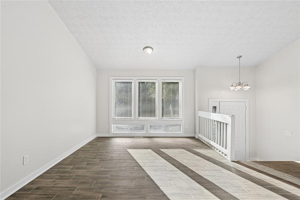 4 bedroom, 4 bathroom, 2,780 sq ft single family residence for sale at 587 Farmbrook Trail, Kennesaw, GA 30144 — photo 5