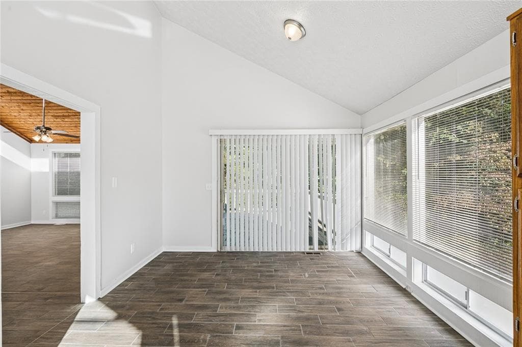 4 bedroom, 4 bathroom, 2,780 sq ft single family residence for sale at 587 Farmbrook Trail, Kennesaw, GA 30144 — photo 8