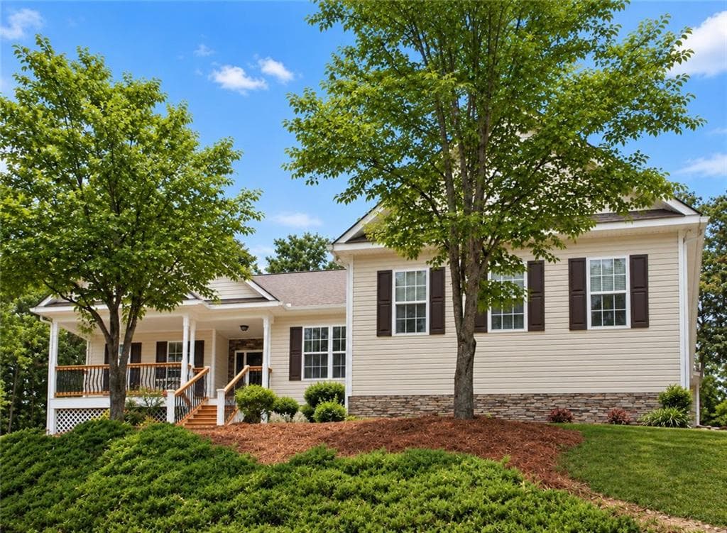 4 bedroom, 3 bathroom, 2,878 sq ft single family residence for sale at 110 Winterhawk Cove, Dawsonville, GA 30534