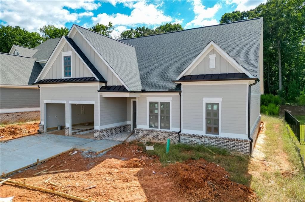 4 bedroom, 3 bathroom, 2,549 sq ft single family residence for sale at 409 Lake Vista Drive, Statham, GA 30666 — photo 2
