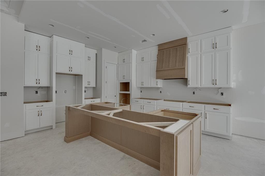 4 bedroom, 3 bathroom, 2,549 sq ft single family residence for sale at 409 Lake Vista Drive, Statham, GA 30666 — photo 9