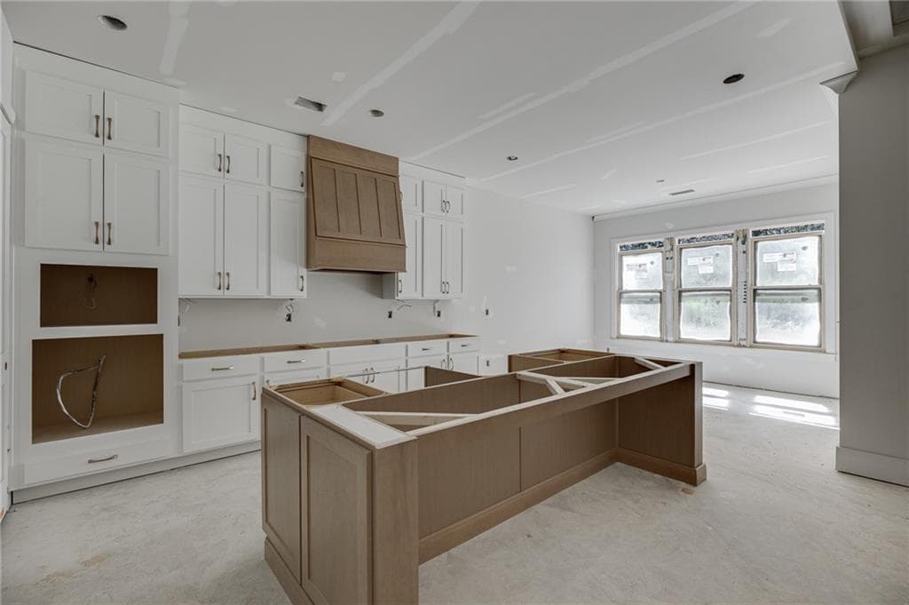 4 bedroom, 3 bathroom, 2,549 sq ft single family residence for sale at 409 Lake Vista Drive, Statham, GA 30666 — photo 10