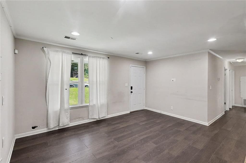 3 bedroom, 2 bathroom, 1,059 sq ft single family residence for sale at 2810 FOXLAIR Trail, South Fulton, GA 30349 — photo 2