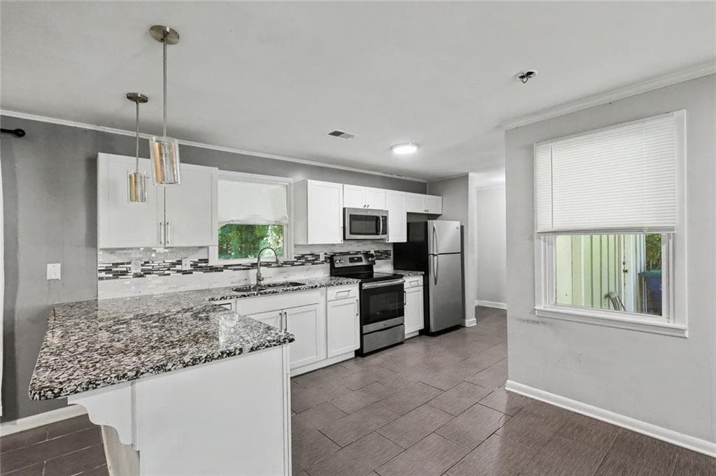 3 bedroom, 2 bathroom, 1,059 sq ft single family residence for sale at 2810 FOXLAIR Trail, South Fulton, GA 30349 — photo 4