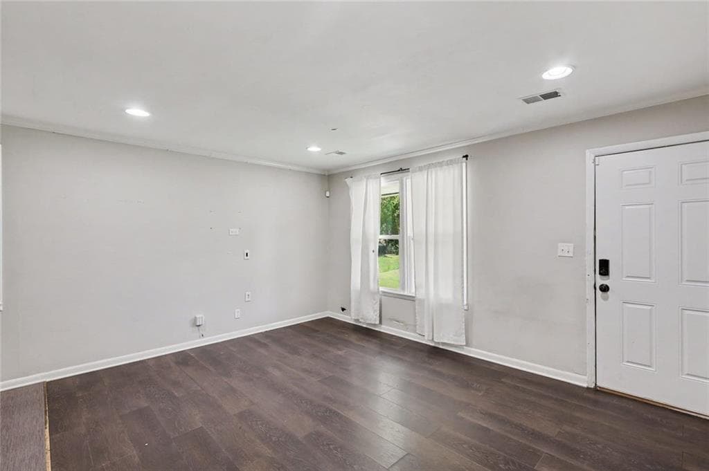 3 bedroom, 2 bathroom, 1,059 sq ft single family residence for sale at 2810 FOXLAIR Trail, South Fulton, GA 30349 — photo 8