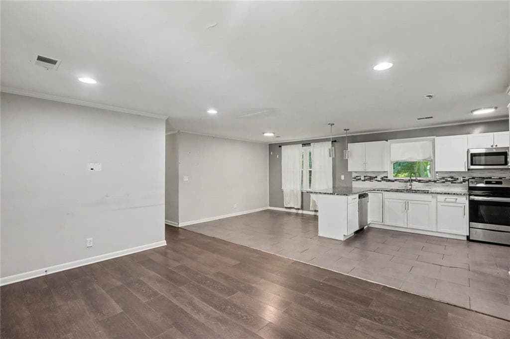 3 bedroom, 2 bathroom, 1,059 sq ft single family residence for sale at 2810 FOXLAIR Trail, South Fulton, GA 30349 — photo 10