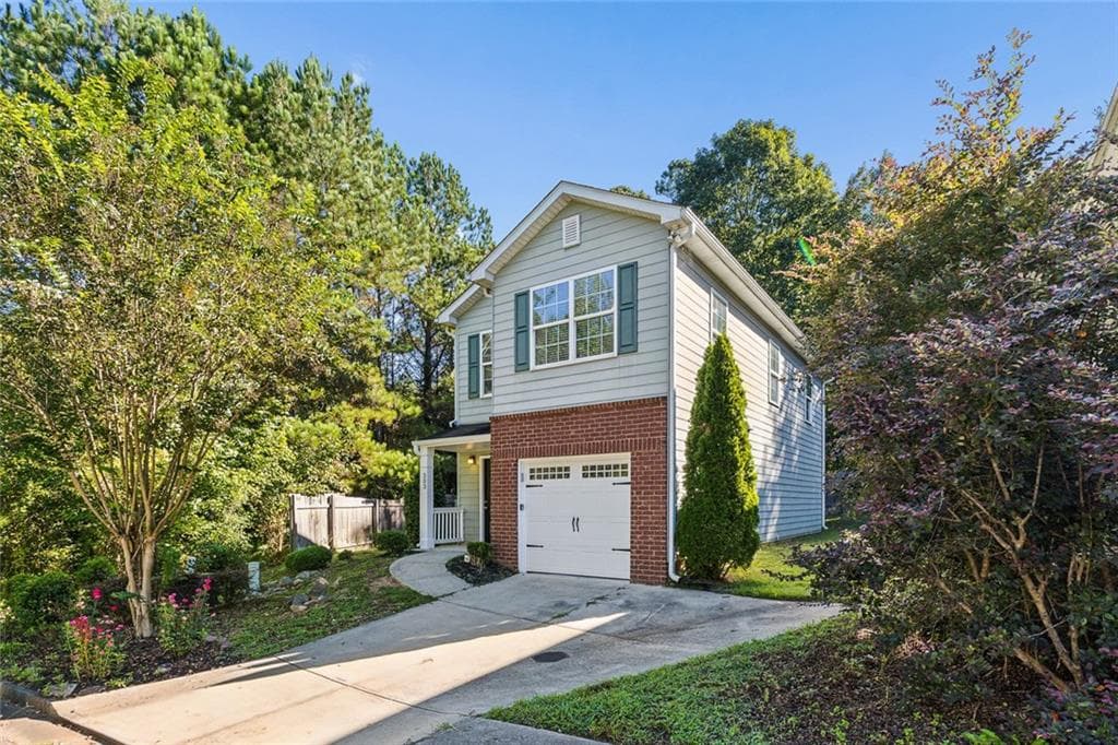 3 bedroom, 3 bathroom, 1,640 sq ft single family residence for sale at 303 Village Chase, Woodstock, GA 30188 — photo 2