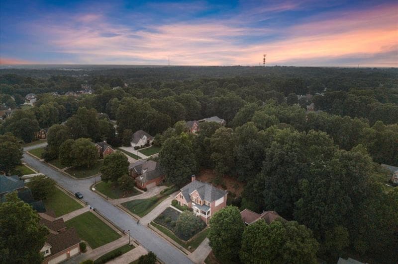 6 bedroom, 5 bathroom, 5,130 sq ft single family residence for sale at 1215 Lake Washington Circle, Lawrenceville, GA 30043 — photo 4