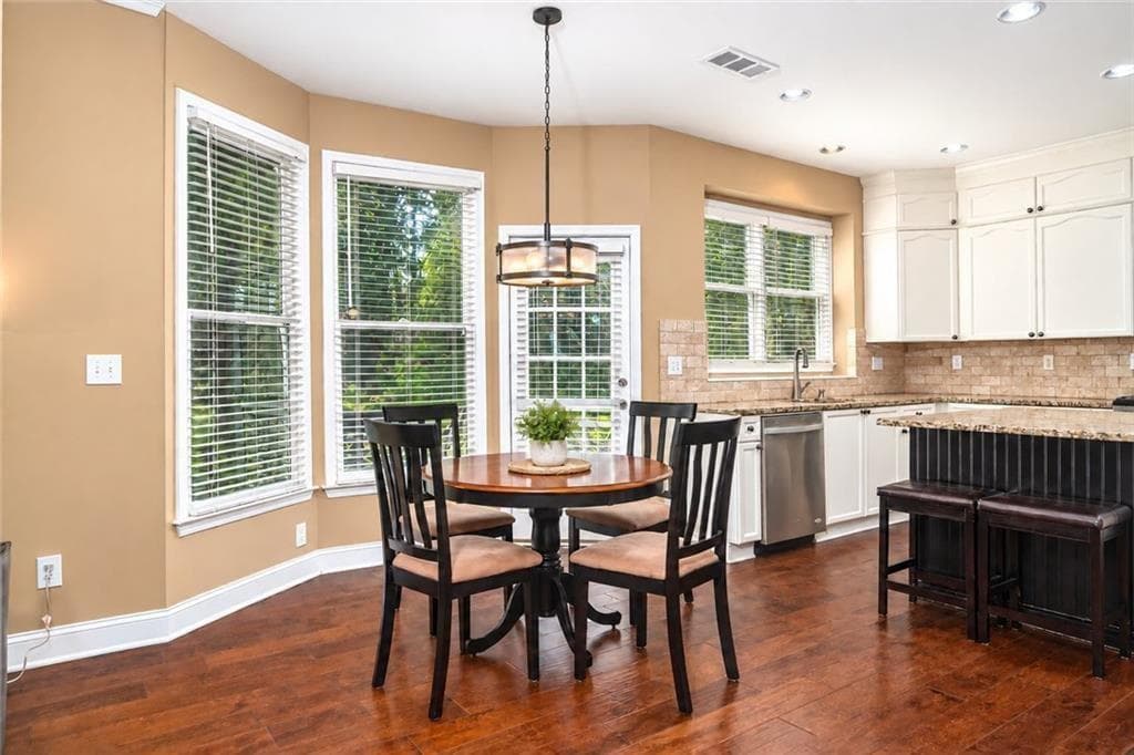 4 bedroom, 3 bathroom, 3,323 sq ft single family residence for sale at 902 Daylight Circle, Lawrenceville, GA 30045 — photo 3