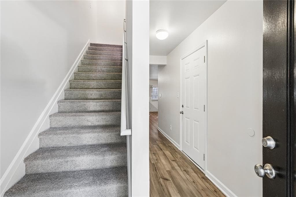 3 bedroom, 3 bathroom, 1,640 sq ft single family residence for sale at 303 Village Chase, Woodstock, GA 30188 — photo 5