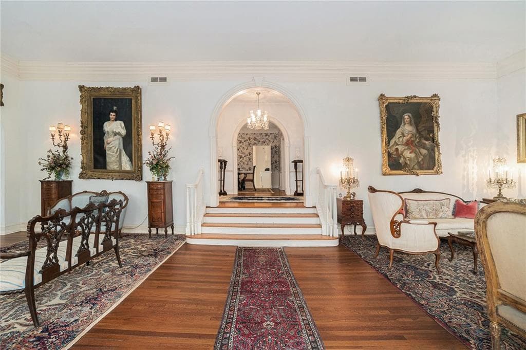 5 bedroom, 6 bathroom, 5,094 sq ft single family residence for sale at 7 W Andrews Drive, Atlanta, GA 30305 — photo 5