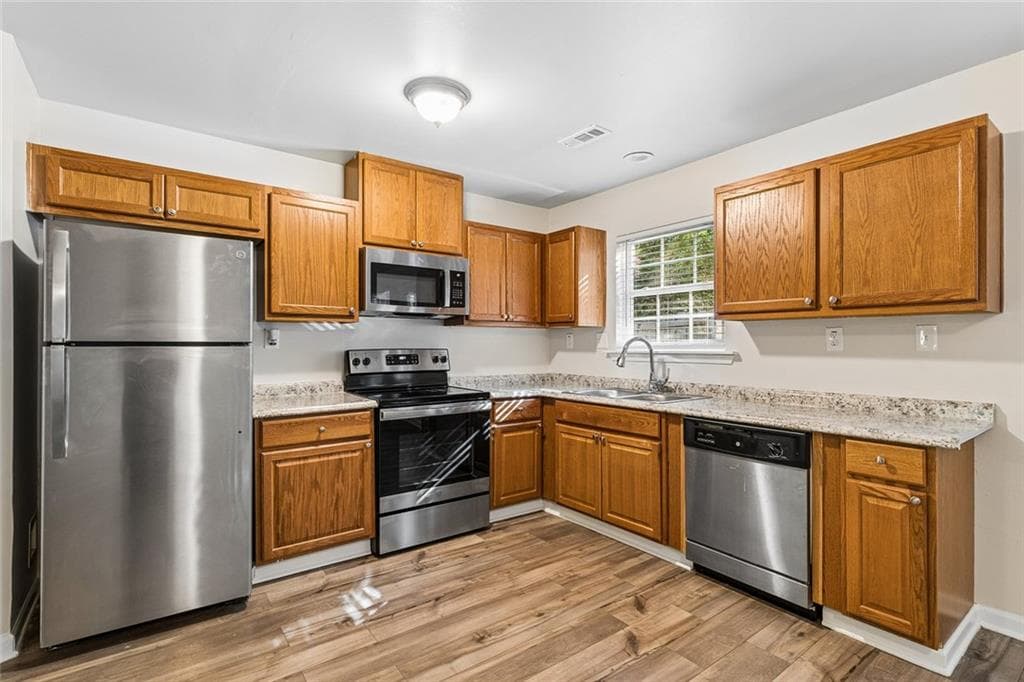 3 bedroom, 3 bathroom, 1,640 sq ft single family residence for sale at 303 Village Chase, Woodstock, GA 30188 — photo 10