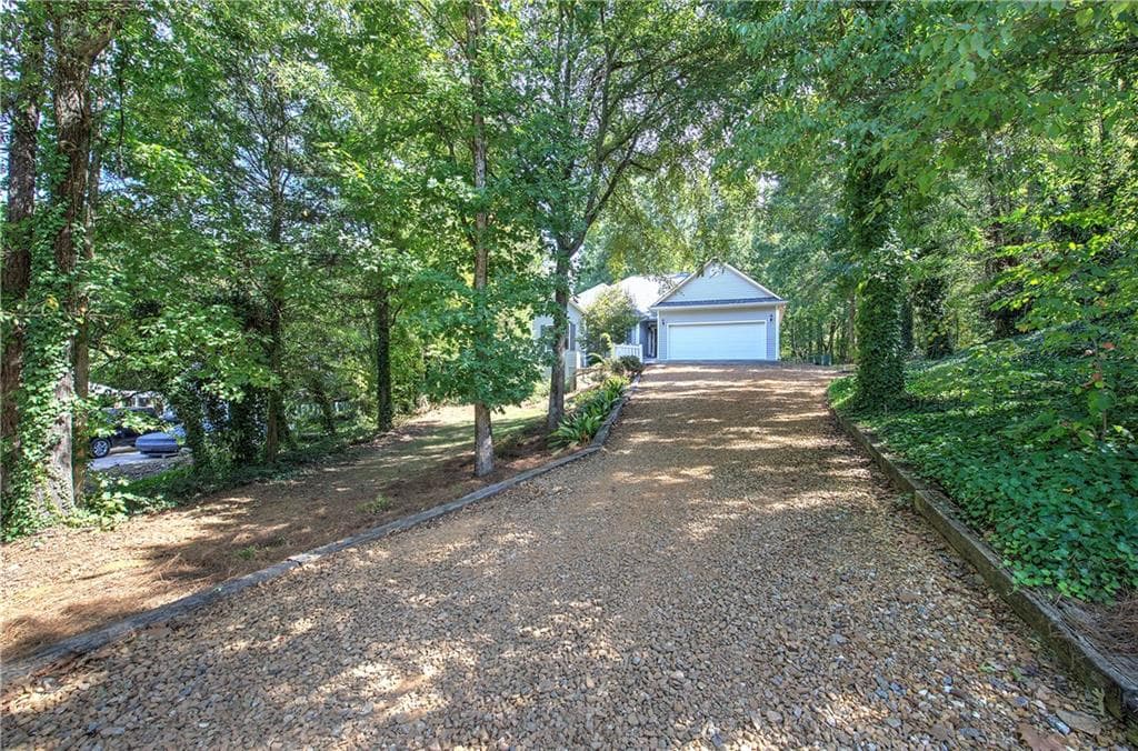 3 bedroom, 2 bathroom, 1,838 sq ft single family residence for sale at 15 Willow Wood Lane, Cartersville, GA 30120