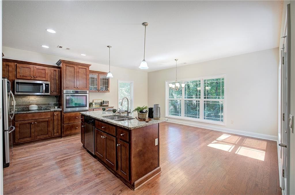 3 bedroom, 2 bathroom, 1,838 sq ft single family residence for sale at 15 Willow Wood Lane, Cartersville, GA 30120 — photo 8