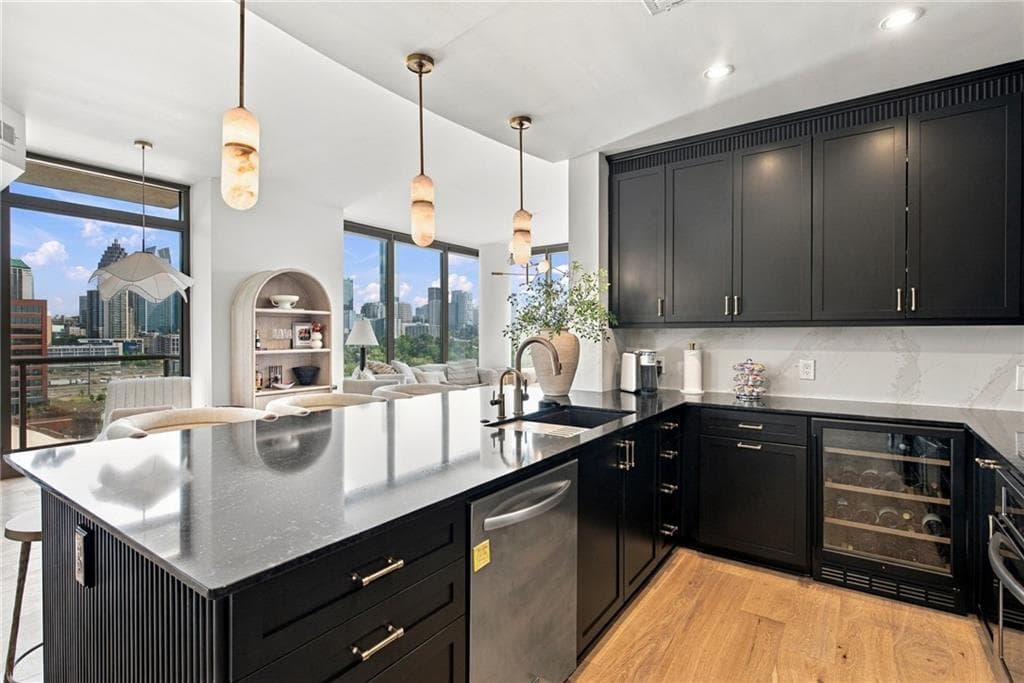 2 bedroom, 3 bathroom, 1,535 sq ft home for sale at 270 17th Street 901, Atlanta, GA