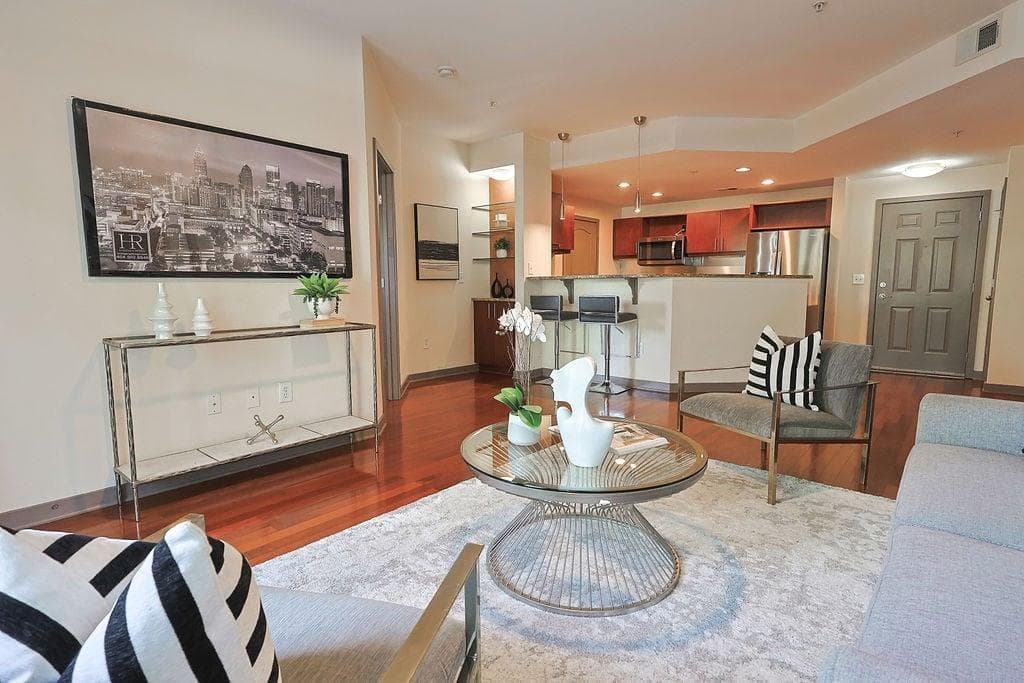2 bedroom, 2 bathroom, 1,263 sq ft condominium for sale at 390 17th Street #2028, Atlanta, GA 30363 — photo 8