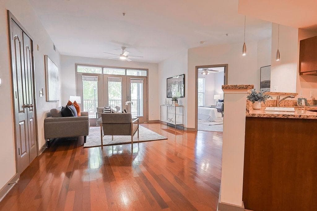 2 bedroom, 2 bathroom, 1,263 sq ft condominium for sale at 390 17th Street #2028, Atlanta, GA 30363 — photo 9