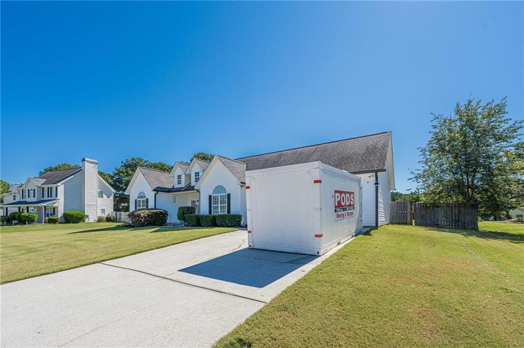 3 bedroom, 2 bathroom, 1,712 sq ft single family residence for sale at 3021 Black Fox Drive, Loganville, GA 30052 — photo 7