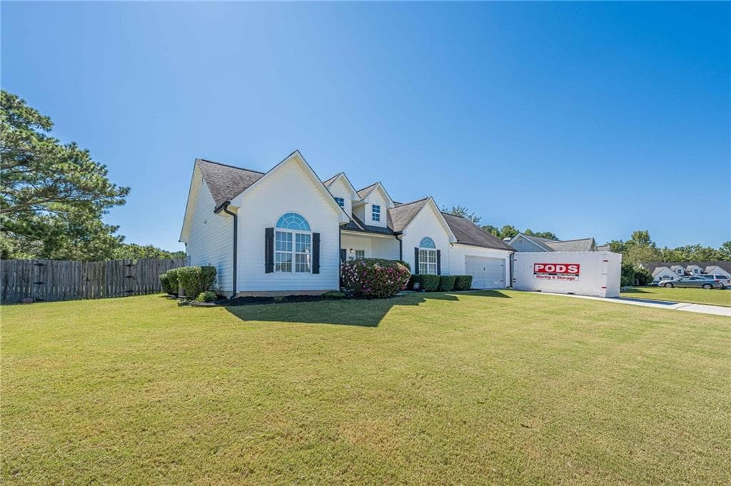 3 bedroom, 2 bathroom, 1,712 sq ft single family residence for sale at 3021 Black Fox Drive, Loganville, GA 30052 — photo 8