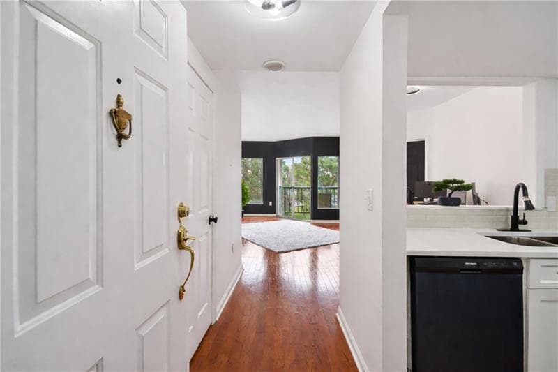 1 bedroom, 1 bathroom, 750 sq ft condominium for sale at 1 Biscayne Drive 705, Atlanta, GA 30309