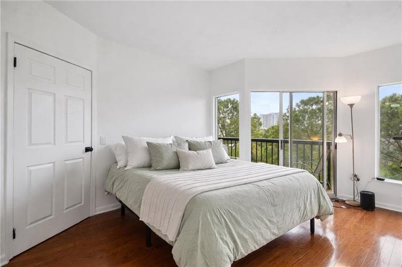 1 bedroom, 1 bathroom, 750 sq ft condominium for sale at 1 Biscayne Drive 705, Atlanta, GA 30309 — photo 4