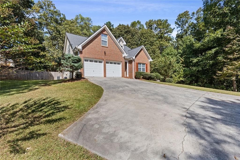 4 bedroom, 3 bathroom, 1,827 sq ft single family residence for sale at 7661 Bremont Court, Douglasville, GA 30135 — photo 3